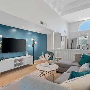 Peaceful Getaway - Location, Family-friendly & Pool Table! Phoenix