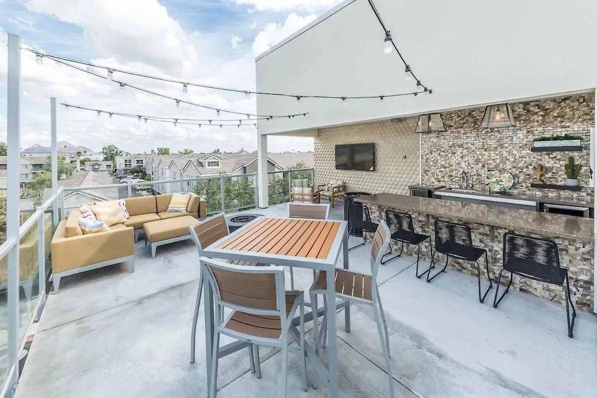 Cozysuites Paradise Under The Palm Trees! 12 Phoenix United States